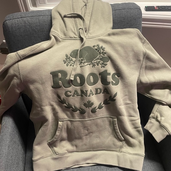 Olive green Roots hoodie, brand new received at Christmas. - Picture 2 of 3